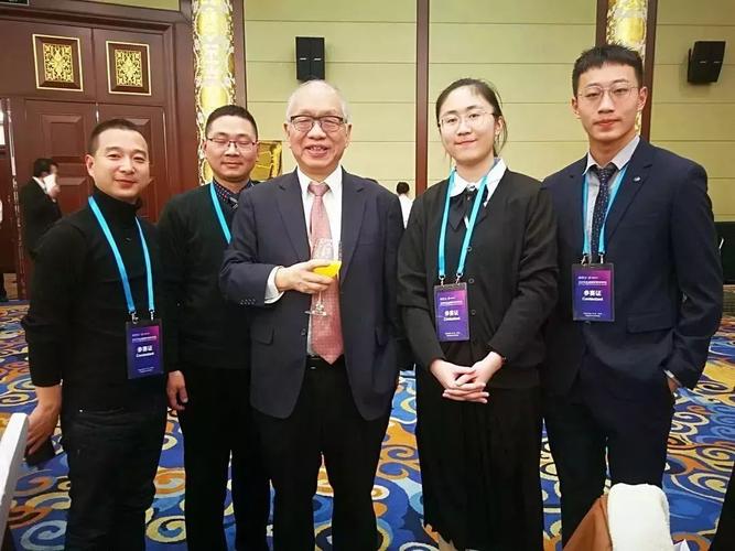 点赞温江中学学子荣获科技大奖 创新教育的硕果与颖卿科技的赋能